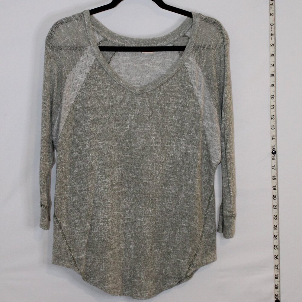 Mudd Marled Knit V-Neck Lightweight‎ Varsity curved hem greenish-gray top M
